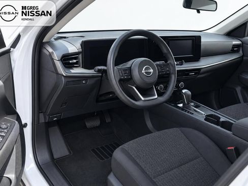 Used 2025 Nissan Kicks S FWD image 7