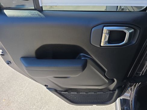 New 2026 Jeep Gladiator Rubicon w/ Safety Group image 33