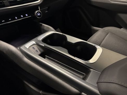 Used 2025 Chevrolet Equinox EV LT image 19