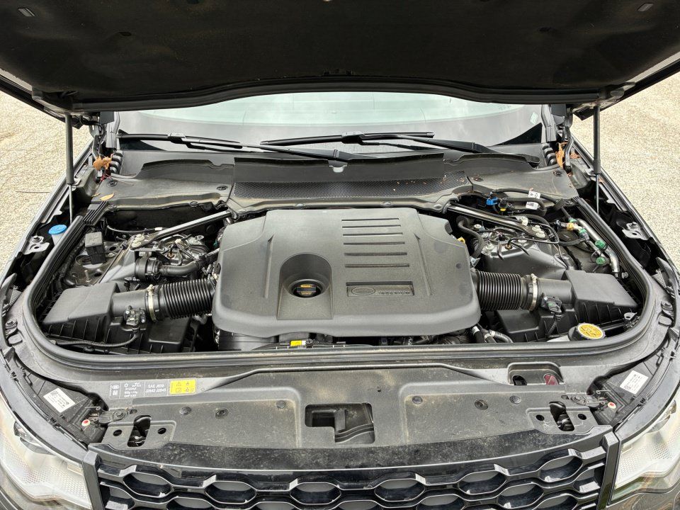 Certified 2025 Land Rover Discovery Dynamic SE AWD/4WD image 16