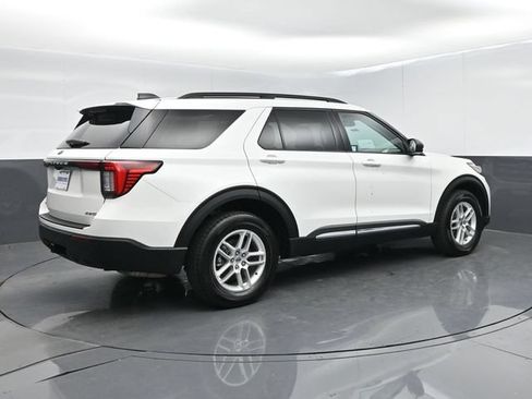 Certified 2025 Ford Explorer Active AWD/4WD image 8