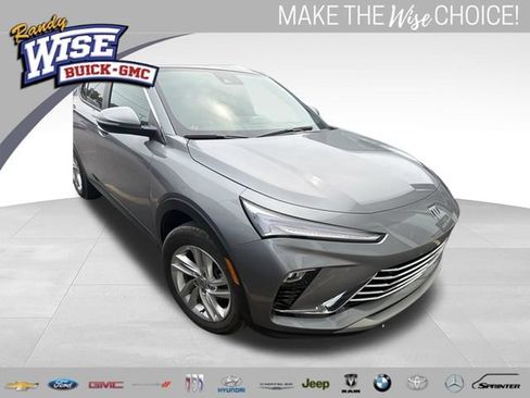 Used 2025 Buick Envista Preferred w/ Convenience II Package FWD image 1