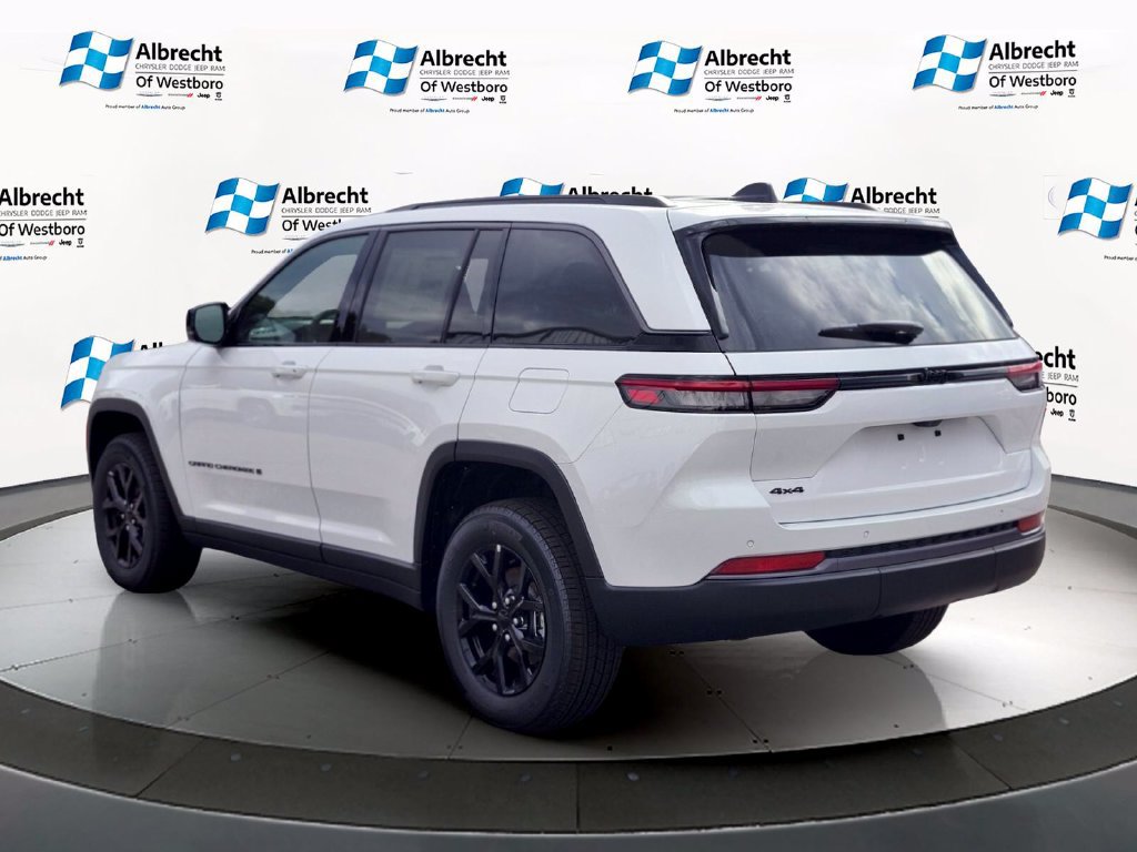 New 2026 Jeep Grand Cherokee Altitude AWD/4WD image 3