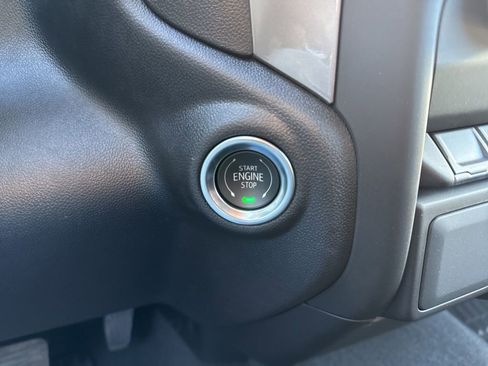 Used 2024 Chevrolet Silverado 1500 Custom image 20