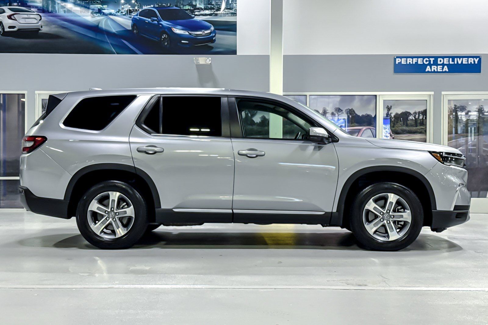 Used 2025 Honda Pilot EX-L image 8