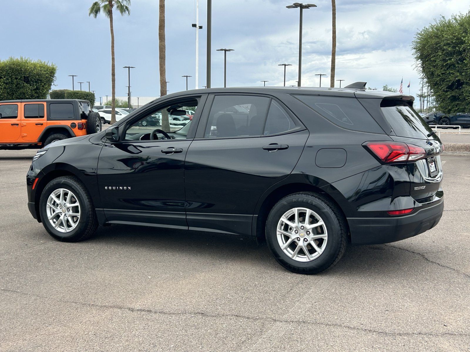 Used 2022 Chevrolet Equinox LS FWD image 3