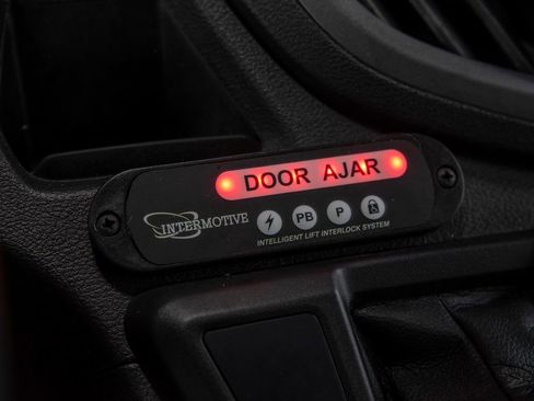 Used 2018 Ford Transit 150 XL image 22