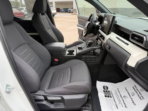Used 2024 Toyota Tacoma TRD Off-Road AWD/4WD image 35
