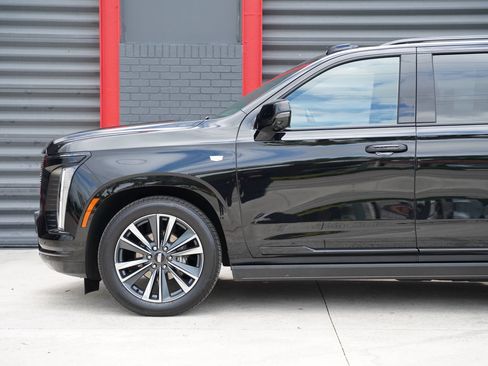 Used 2025 Cadillac Escalade Sport w/ Touring Package AWD/4WD image 9