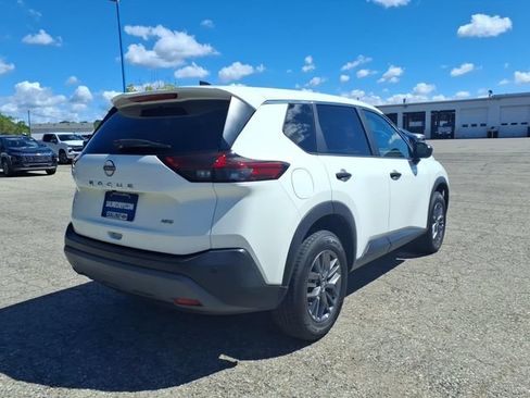 Used 2023 Nissan Rogue S AWD/4WD image 7
