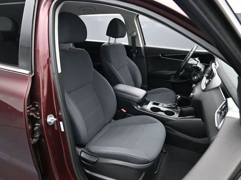 Used 2018 Kia Sorento LX image 29