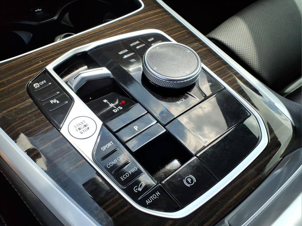 Used 2024 BMW X5 xDrive40i w/ Premium Package AWD/4WD image 8