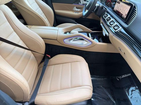 New 2026 Mercedes-Benz GLS 450 4MATIC image 33