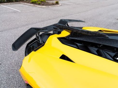 Used 2025 Lamborghini Revuelto AWD/4WD image 15