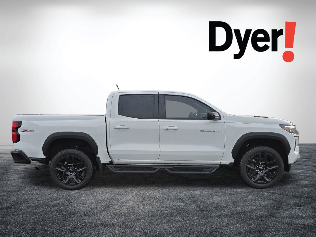Used 2024 Chevrolet Colorado Z71 w/ Z71 Convenience Package 2 AWD/4WD image 3