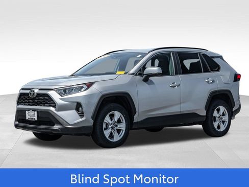Used 2020 Toyota RAV4 XLE w/ Convenience Package AWD/4WD image 3