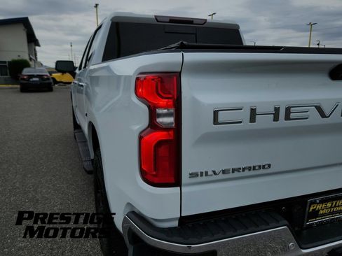 Used 2019 Chevrolet Silverado 1500 LTZ w/ LTZ Premium Package AWD/4WD image 11