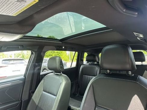 Used 2024 Volkswagen Tiguan SE R-Line AWD/4WD image 20