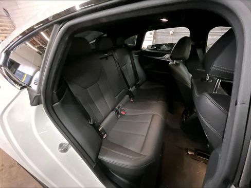 Used 2023 BMW i4 eDrive35 image 28