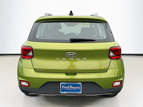 Used 2020 Hyundai Venue SEL image 6