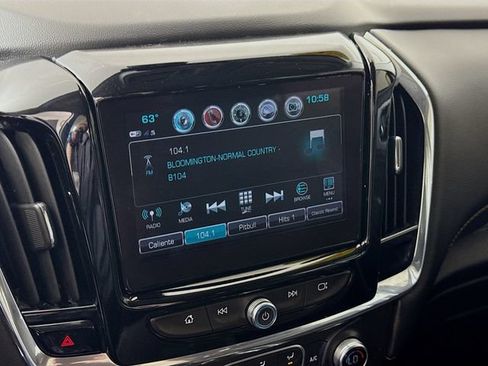 Used 2018 Chevrolet Traverse RS FWD image 16