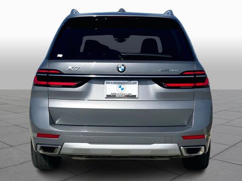Used 2024 BMW X7 xDrive40i image 4