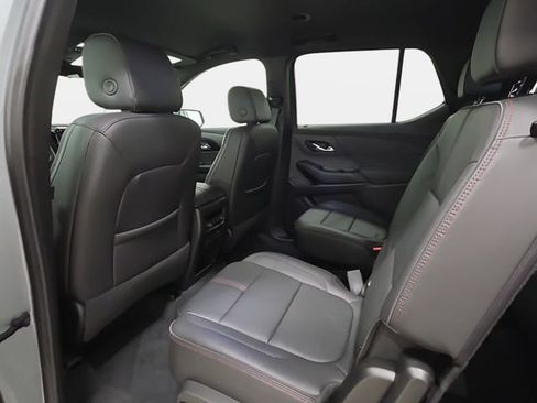 Used 2023 Chevrolet Traverse RS image 10