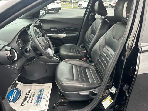 Used 2019 Nissan Kicks SR w/ SR Premium Package FWD image 10