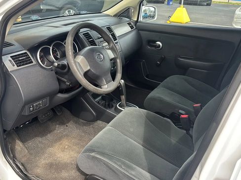 Used 2010 Nissan Versa 1.8 S FWD image 2