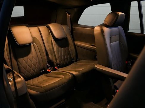 Used 2024 Mercedes-Benz GLS 63 AMG 4MATIC image 70