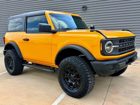 Certified 2022 Ford Bronco 2-Door AWD/4WD image 1