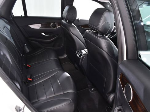 Used 2018 Mercedes-Benz GLC 300 4MATIC image 19