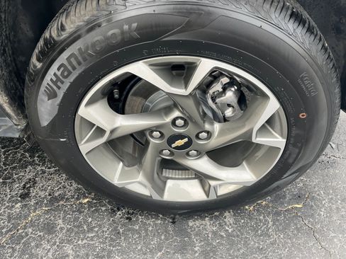 Used 2025 Chevrolet Trax LT w/ LT Convenience Package image 23