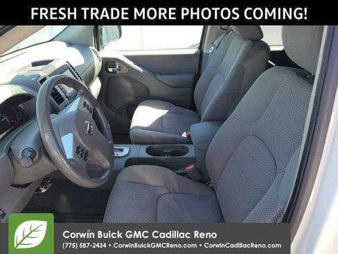 Used 2021 Nissan Frontier SV w/ Midnight Edition Floor Mats image 6