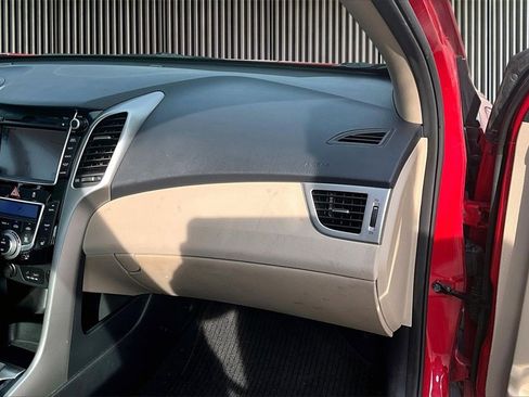 Used 2014 Hyundai Elantra GT w/ Option Group 03 image 16