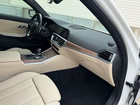 Used 2020 BMW 330i xDrive Sedan w/ Premium Package AWD/4WD image 23