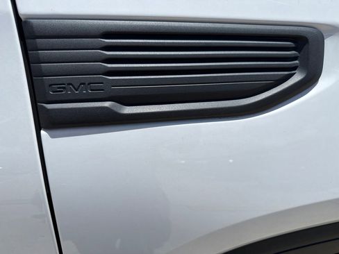 Used 2019 GMC Sierra 1500 2WD Crew Cab w/ Convenience Package image 16