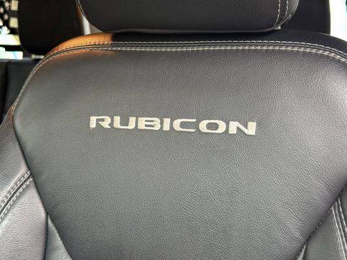 Used 2018 Jeep Wrangler Unlimited Rubicon w/ Connectivity Group image 21