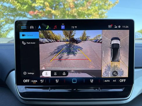 New 2025 Volkswagen ID.4 Pro S Plus AWD/4WD image 18