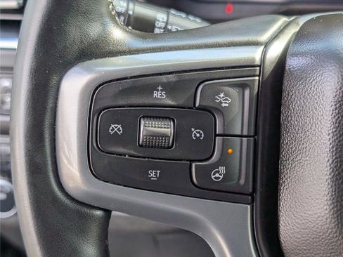 Used 2024 Chevrolet Suburban Premier image 25