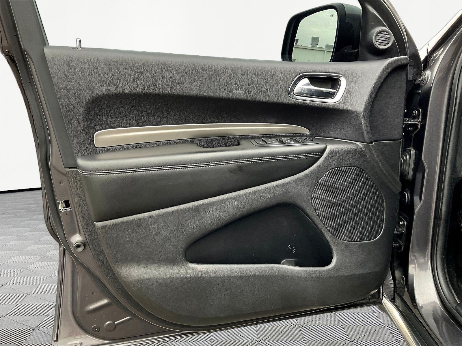 Used 2018 Dodge Durango SXT w/ 3rd Row Seating Group RWD image 20