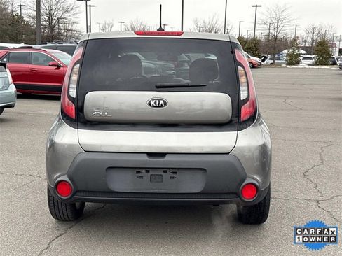 Used 2015 Kia Soul + image 3