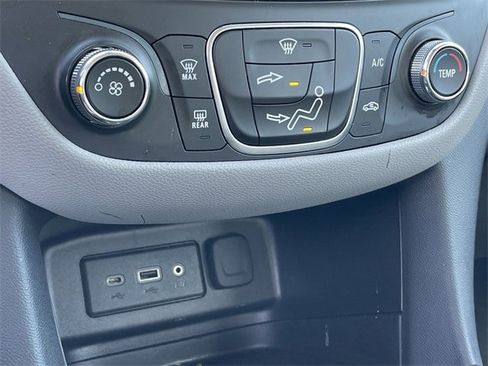 Used 2024 Chevrolet Equinox LS image 17