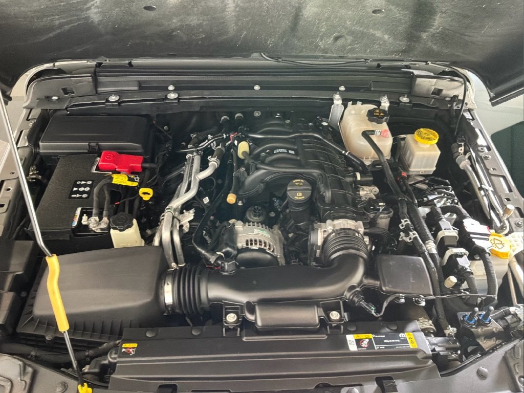 Certified 2023 Jeep Gladiator Sport AWD/4WD image 32