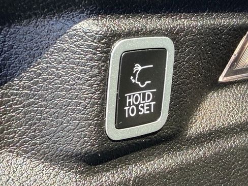 Used 2023 Jeep Grand Cherokee L Limited RWD image 34