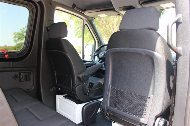 Used 2024 Mercedes-Benz Sprinter 2500 image 18