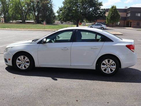 Used 2012 Chevrolet Cruze LS FWD image 9