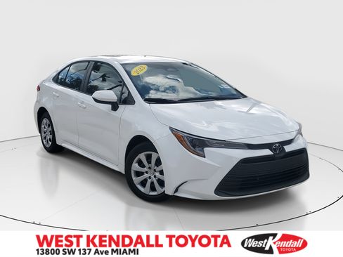 Used 2023 Toyota Corolla LE image 1