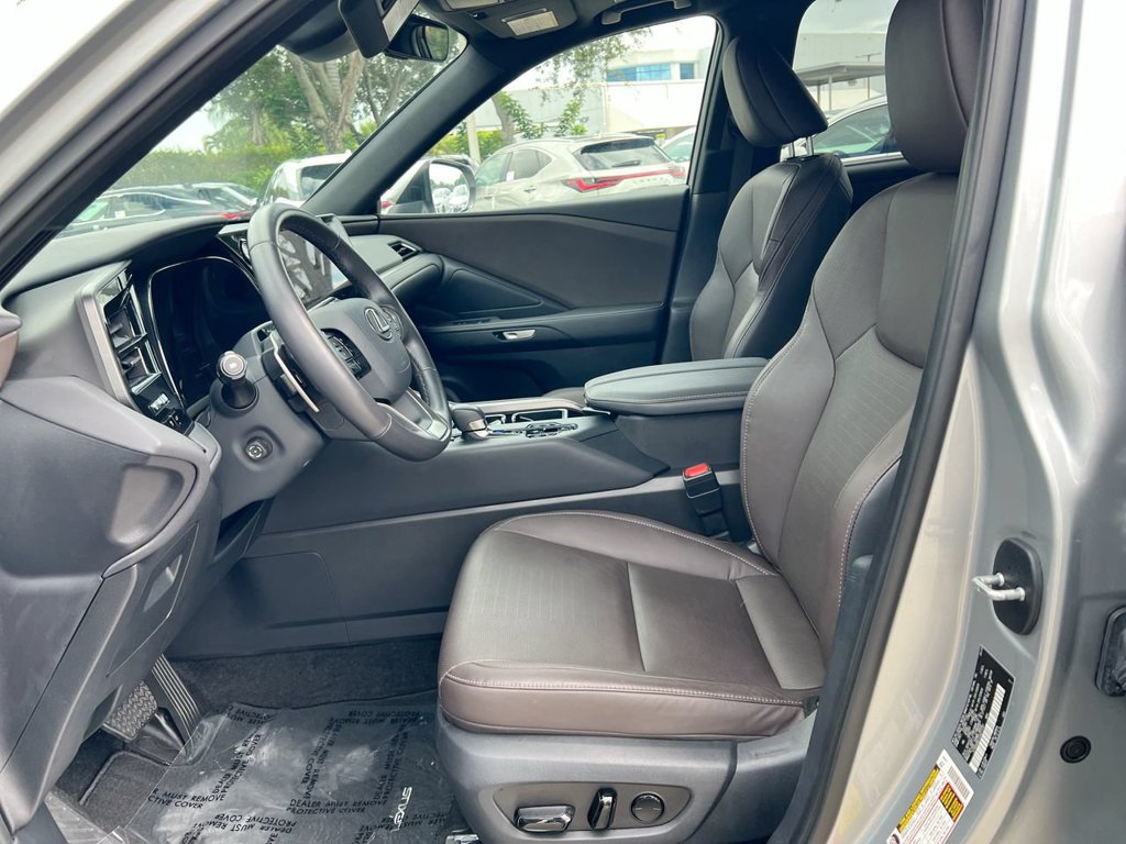 Certified 2025 Lexus TX 350 AWD w/ Technology Package image 12