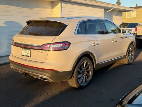 Used 2020 Lincoln Nautilus Reserve w/ Equipment Group 202A image 3